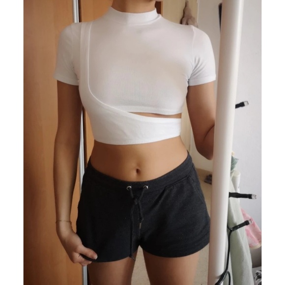 1 LEFT-White Fitted Short Sleeve Crop Top - Picture 3 of 6